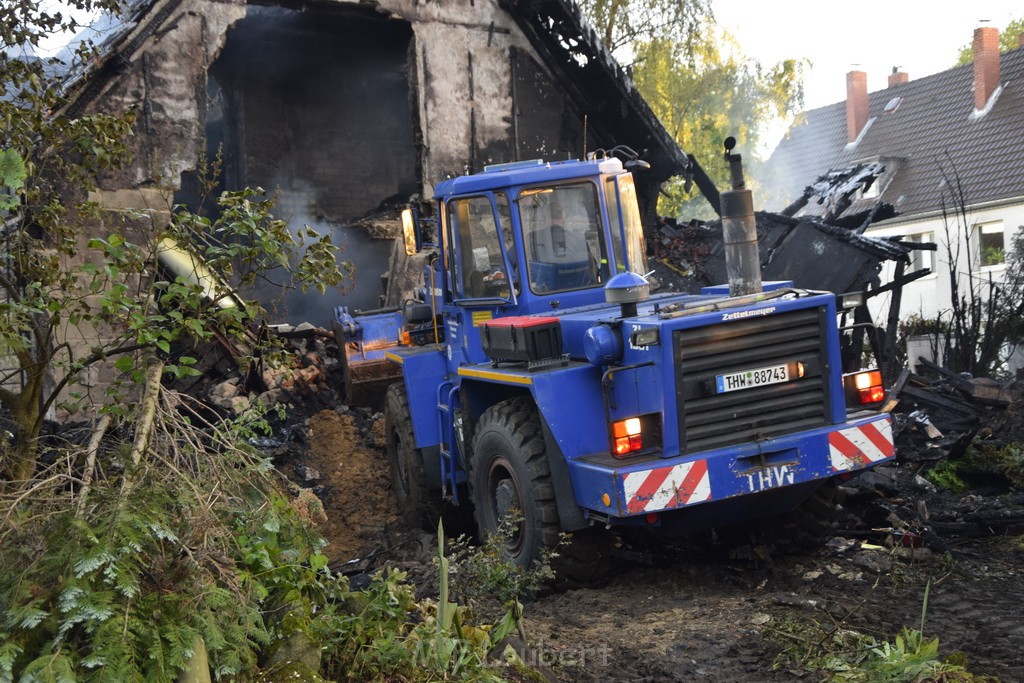 Grossfeuer Einfamilienhaus Siegburg Muehlengrabenstr P0920.JPG - Miklos Laubert